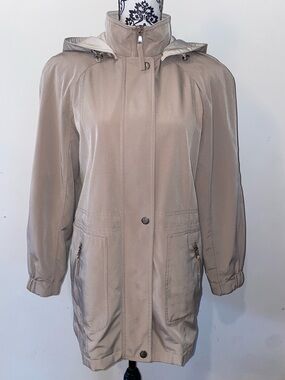 Braetan Women's Hooded Rain Trench Coat in Taupe Beige Size Medium Petite